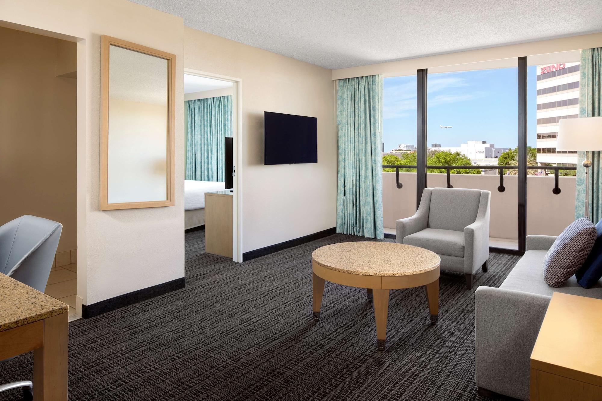 Embassy Suites By Hilton Tampa Airport Westshore Bagian luar foto