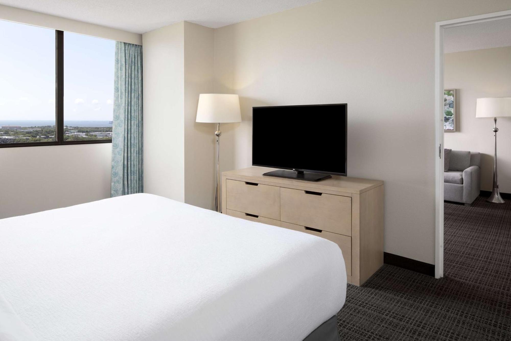Embassy Suites By Hilton Tampa Airport Westshore Bagian luar foto