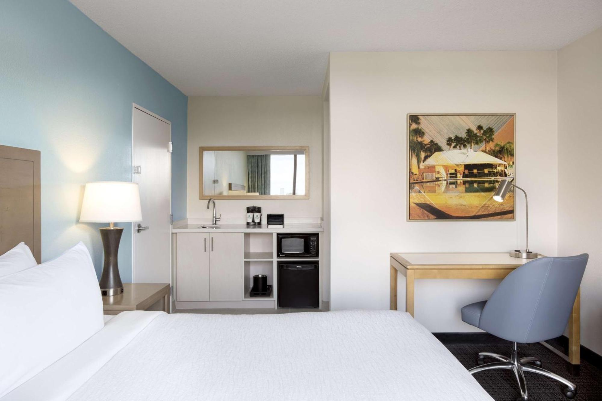 Embassy Suites By Hilton Tampa Airport Westshore Bagian luar foto